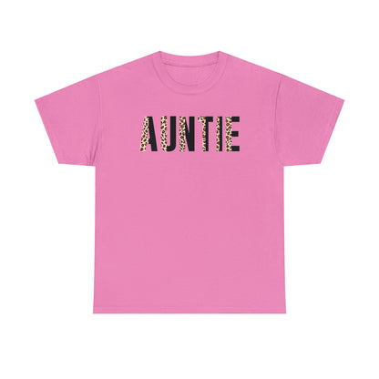 Trendy Auntie t-shirt with cheetah pattern
