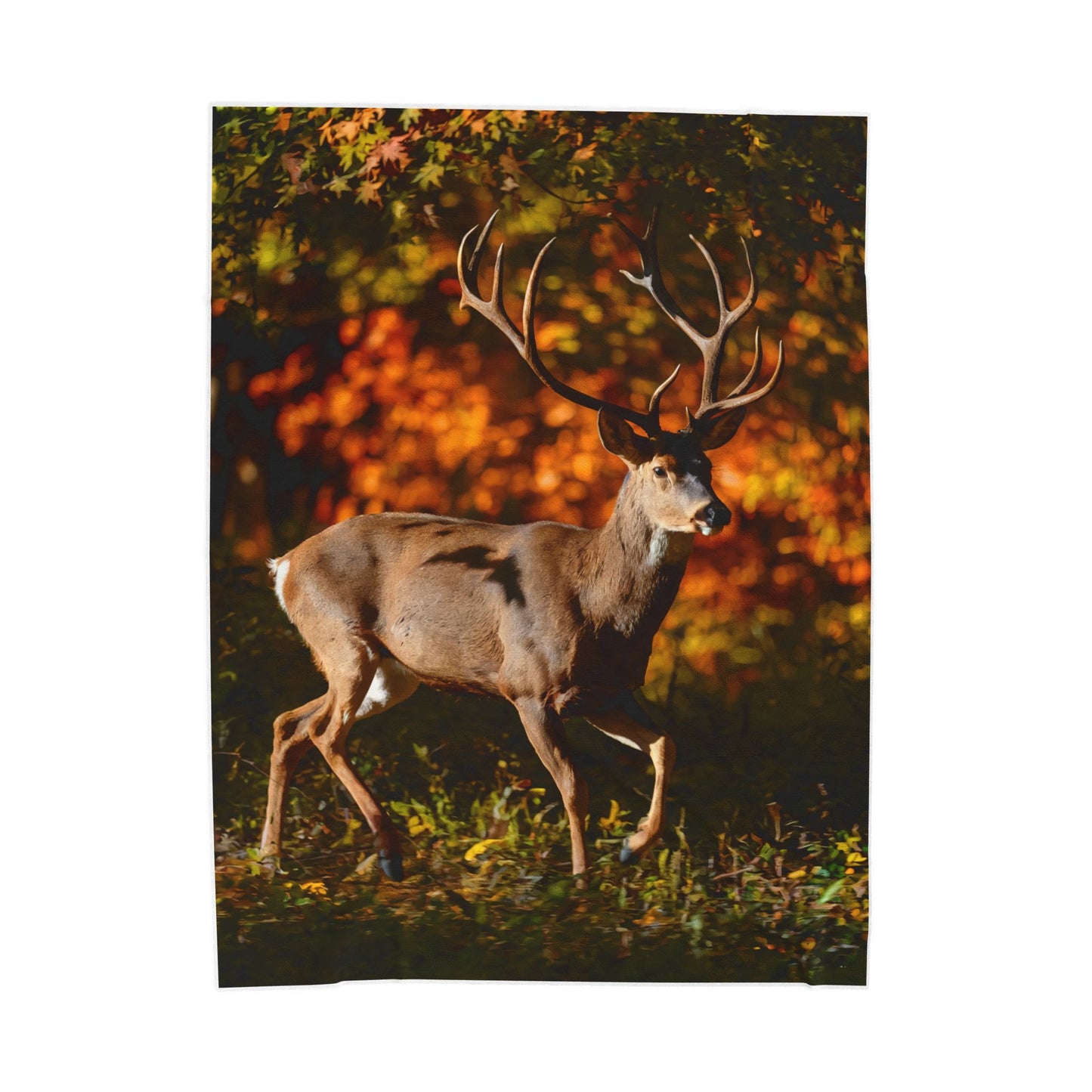 Polyester hunting blanket perfect for keeping warm at camp
